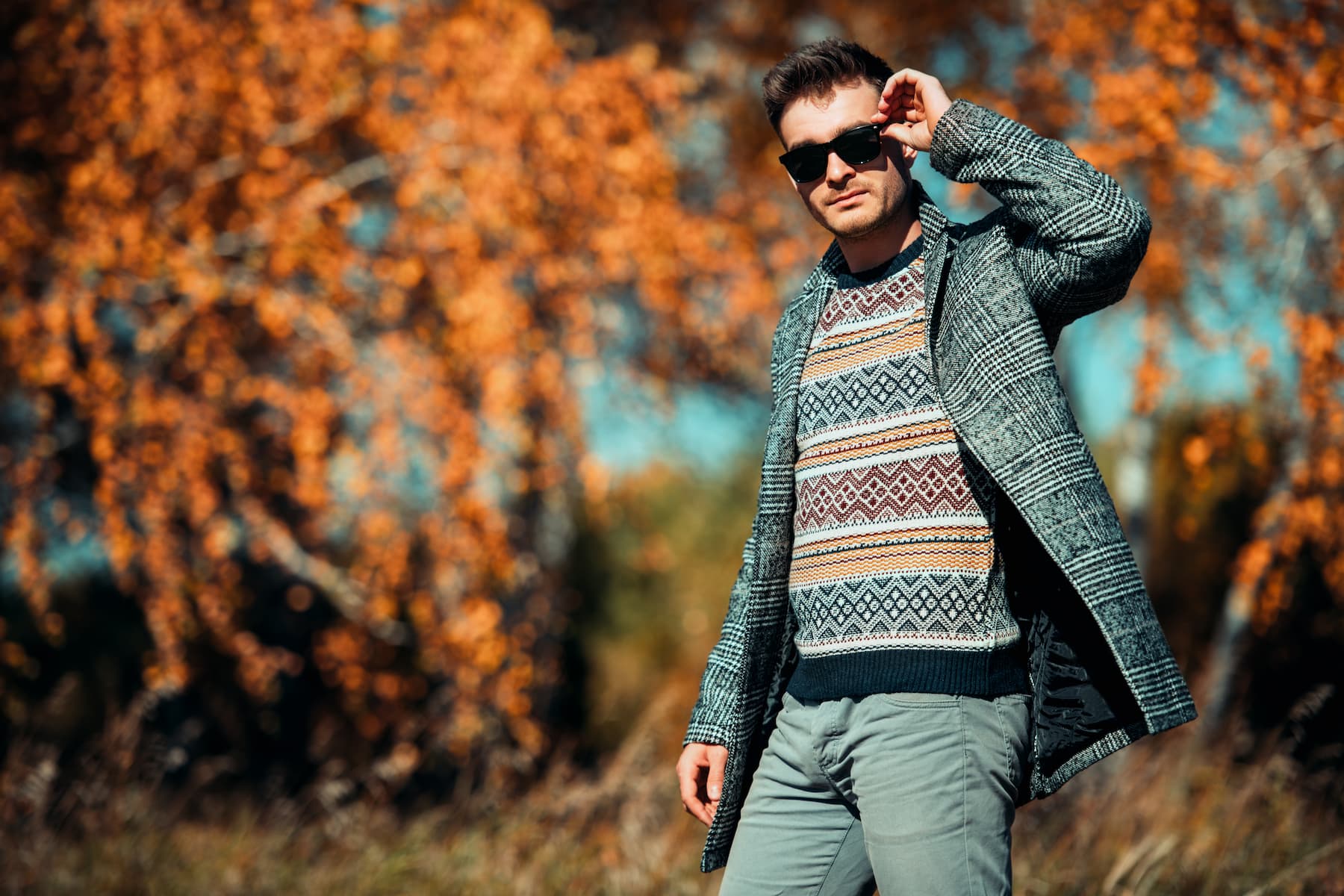 5 stylowych męskich swetrów – must have na jesień i zimę 2021