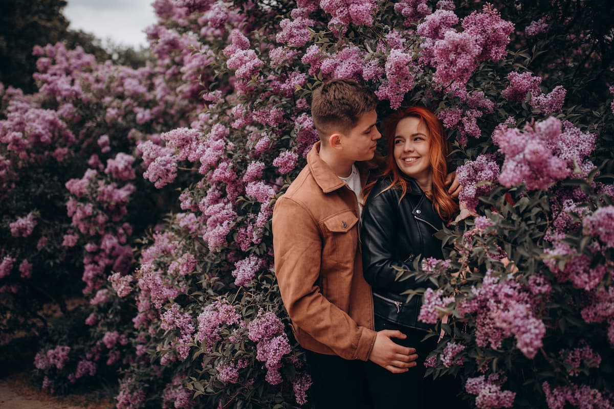Gdzie wybrać się na sesję foto dla par? Poznaj najpiękniejsze miejsca w Polsce