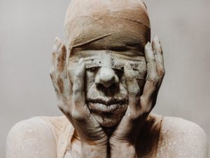 Mumia - proste przebranie na Halloween