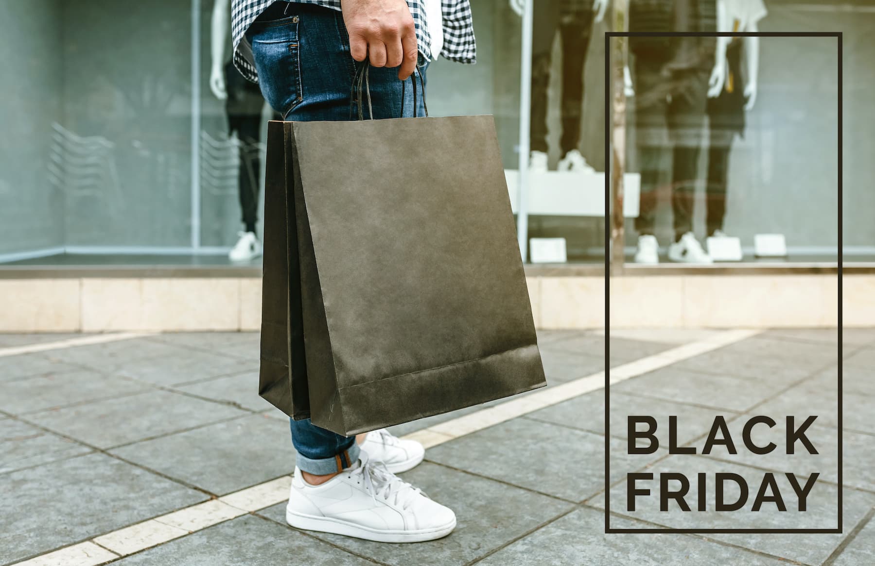 Sezonowy przegląd szafy: co warto kupić na Black Friday? 