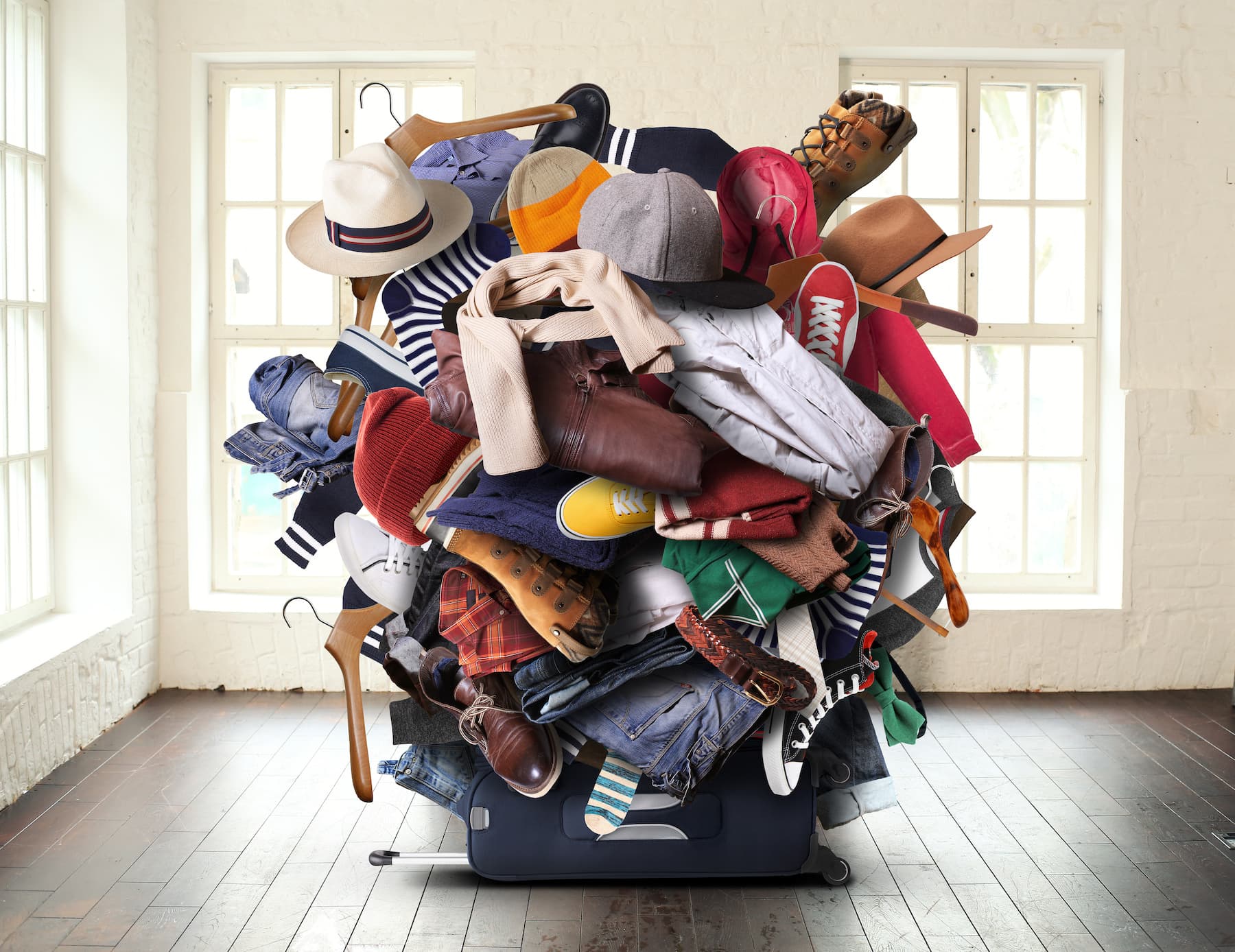 Poradnik ergonomicznego składania. Jak składać ubrania i zaoszczędzić miejsce w szafie?